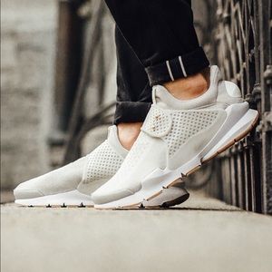 Nike Sock Dart in Light Bone